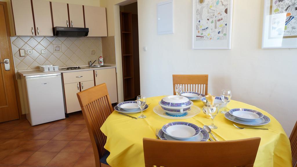 Villa Dvorine Tisno Kamer foto