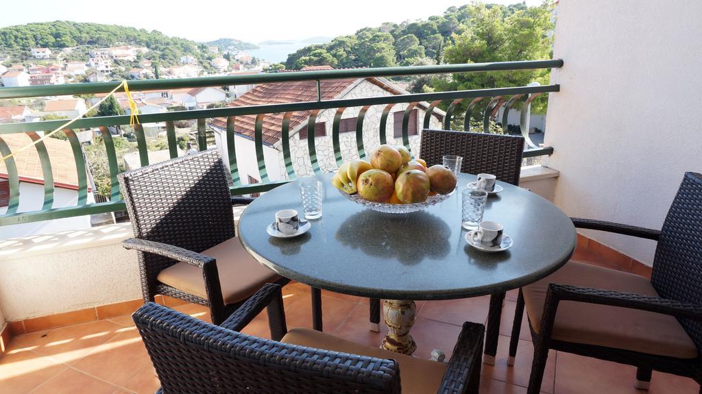 Villa Dvorine Tisno Kamer foto