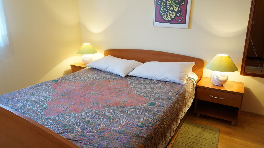 Villa Dvorine Tisno Kamer foto