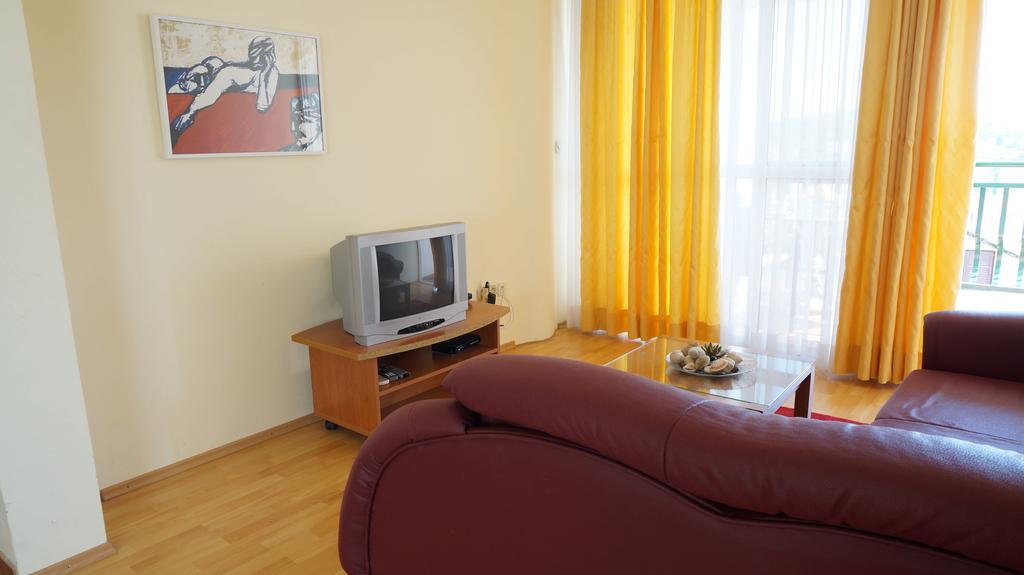 Villa Dvorine Tisno Kamer foto
