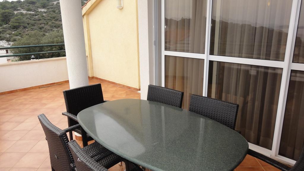 Villa Dvorine Tisno Kamer foto