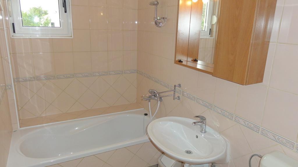 Villa Dvorine Tisno Kamer foto
